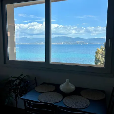 Balcon Sur La Climatise Deux Plages Commerces Et Parking Gratuit Au Pied De L Immeuble * Αζάτσιο